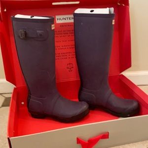 Hunter 2 tone purple/black rain boots